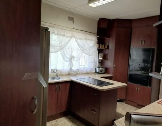 4 Bedroom Property for Sale in Vierfontein Free State